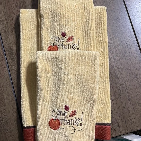 Croft & Barrow tea towels - Picture 2 of 5